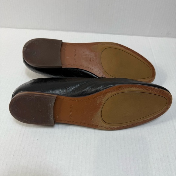 Vionic Black Leather Slip-On Loafers Sleek DesignSize 10 - Picture 4 of 10